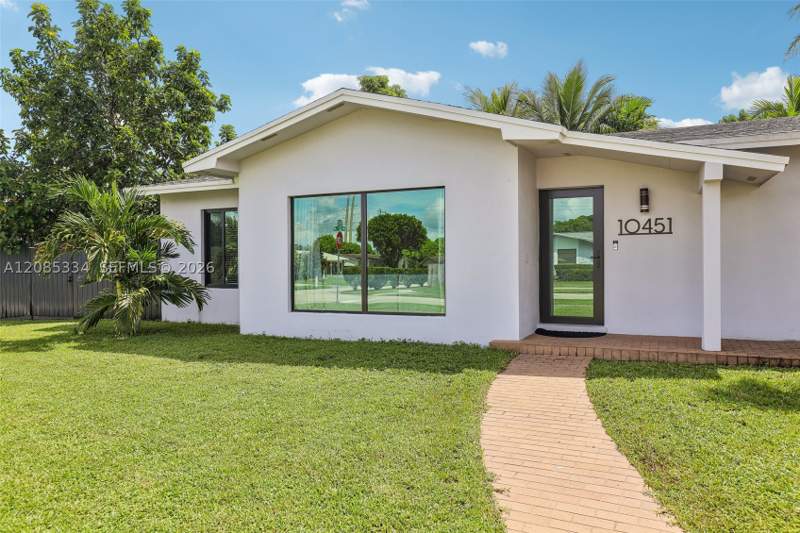 3 bedroom SingleFamilyResidence at 10451 SW 125th Ave, Devon-Aire Estates Sec 3, Miami — photo 2