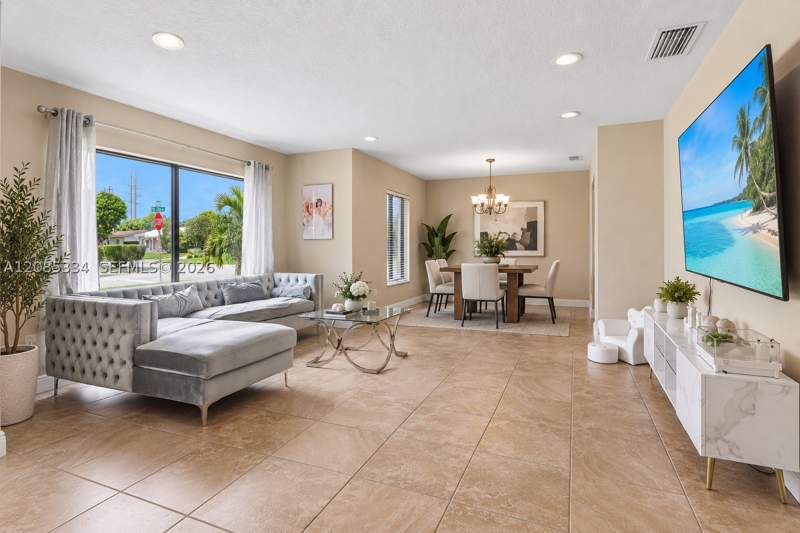 3 bedroom SingleFamilyResidence at 10451 SW 125th Ave, Devon-Aire Estates Sec 3, Miami — photo 3