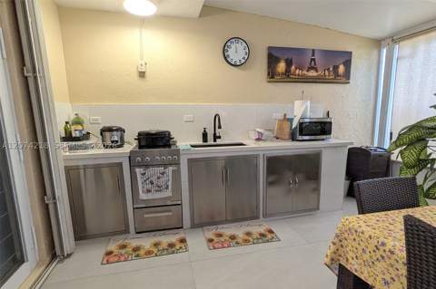 11005 W Okeechobee Rd 102, Hialeah Gardens FL - photo 20 of 23