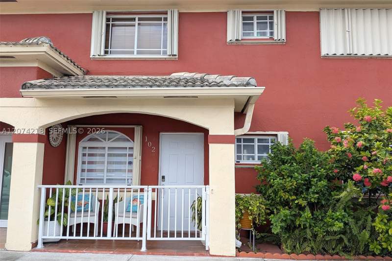 2 bedroom Condominium at 11005 W Okeechobee Rd 102, Garden Villas Condo I, Hialeah Gardens — photo 3