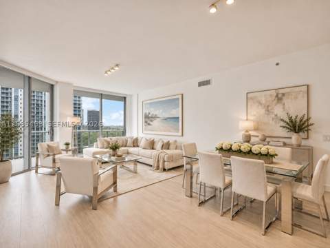 17301 Biscayne Blvd 1105, North Miami Beach FL - photo 6 of 41