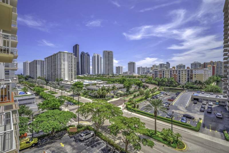 1 bedroom Condominium at 251 174th Street 714, Winston Towers 200, Sunny Isles Beach — photo 4