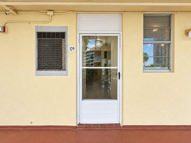 1 bedroom Condominium at 2999 Point East Drive C109, Point East One Condo-Bldg, Aventura — photo 2