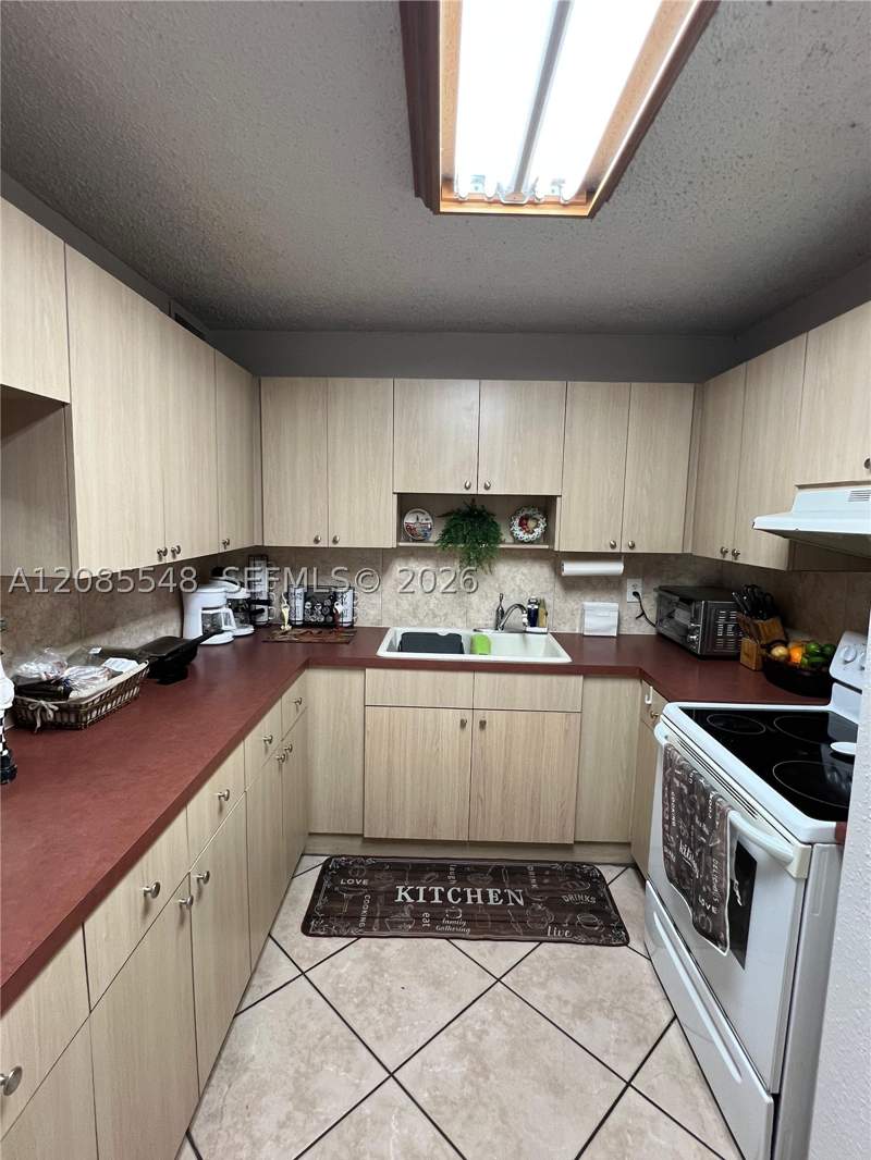3 bedroom Condominium at 1900 W 68th St F104, Los Arboles Condo, Hialeah — photo 4