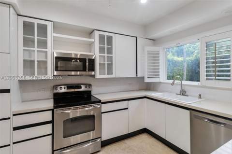 615 Santurce Ave, Coral Gables FL - photo 14 of 66