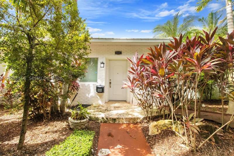 4 bedroom SingleFamilyResidence at 615 Santurce Ave, Coral Gables Bisc Bay Sec, Coral Gables — photo 2