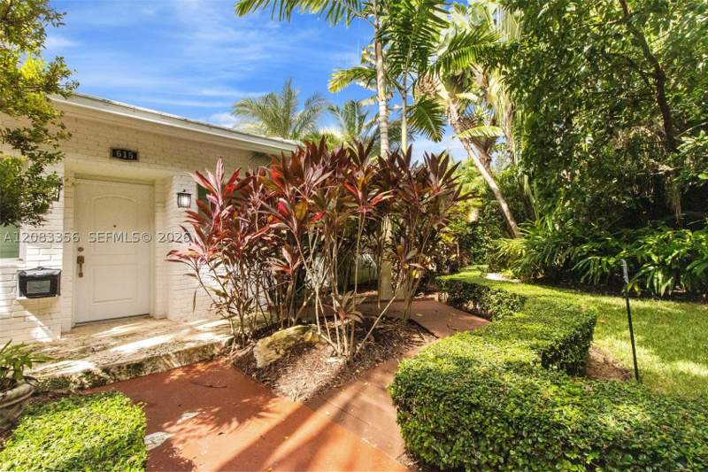 4 bedroom SingleFamilyResidence at 615 Santurce Ave, Coral Gables Bisc Bay Sec, Coral Gables — photo 3