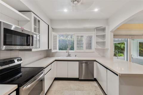 615 Santurce Ave, Coral Gables FL - photo 9 of 66