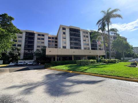 900 NE 195th St 703, Miami FL - photo 17 of 17