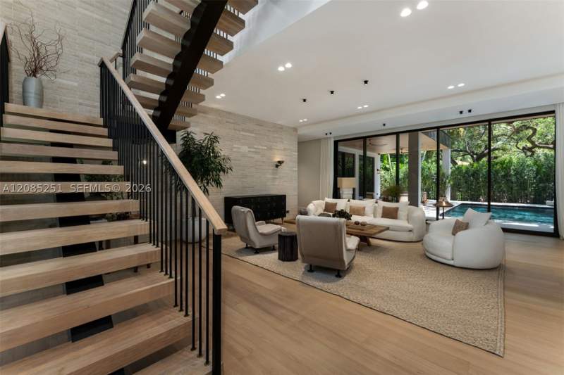 4 bedroom SingleFamilyResidence at 418 Castania Ave, C Gab Riviera Sec Pt 2 Re, Coral Gables — photo 4