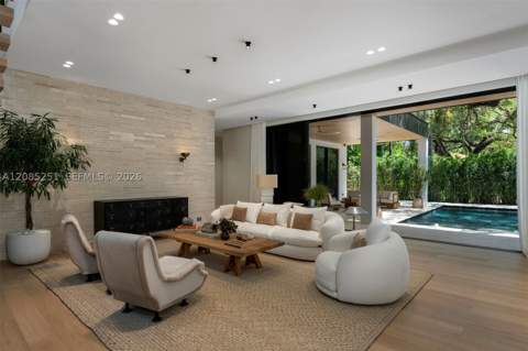 418 Castania Ave, Coral Gables FL - photo 8 of 35