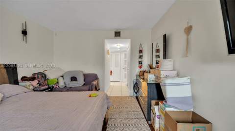 8001 Crespi Blvd 4B, Miami Beach FL - photo 13 of 19