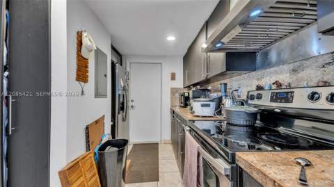 8001 Crespi Blvd 4B, Miami Beach FL - photo 8 of 19