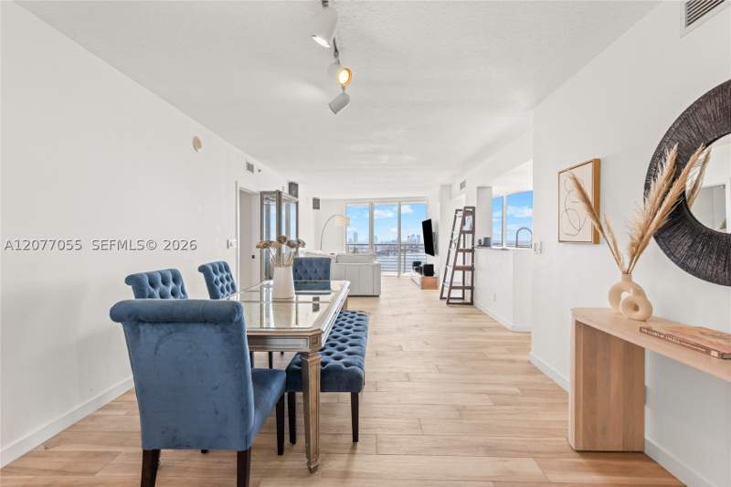 3 bedroom Condominium at 325 S Biscayne Blvd 2723, One Miami West Condo, Miami — photo 2