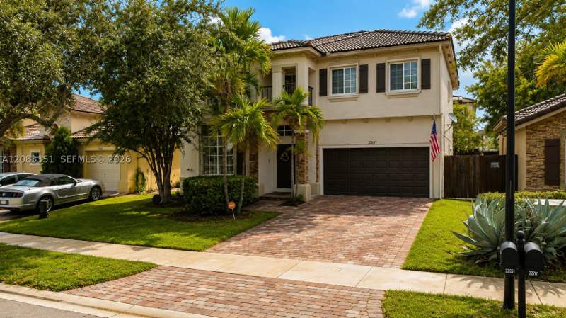 5 bedroom SingleFamilyResidence at 22651 SW 93rd Psge, Lakes By The Bay Day, Cutler Bay — photo 2