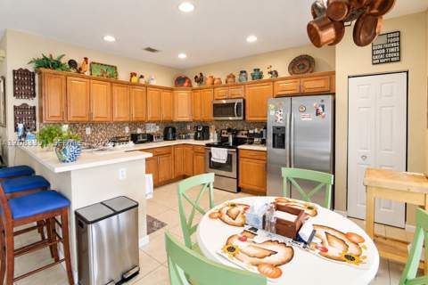 22651 SW 93rd Psge, Cutler Bay FL - photo 9 of 34
