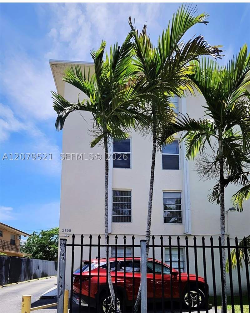 2 bedroom Condominium at 2138 SW 6th St 403, El Paraiso Condo, Miami — photo 2