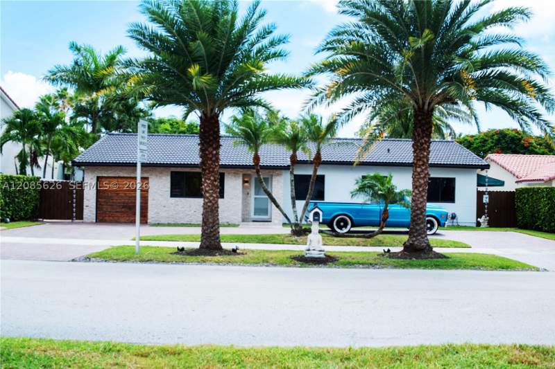 4 bedroom SingleFamilyResidence at 15245 SW 99th Ct, Peacock Place Sub, Miami — photo 2