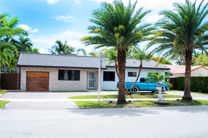 4 bedroom SingleFamilyResidence at 15245 SW 99th Ct, Peacock Place Sub, Miami — photo 3