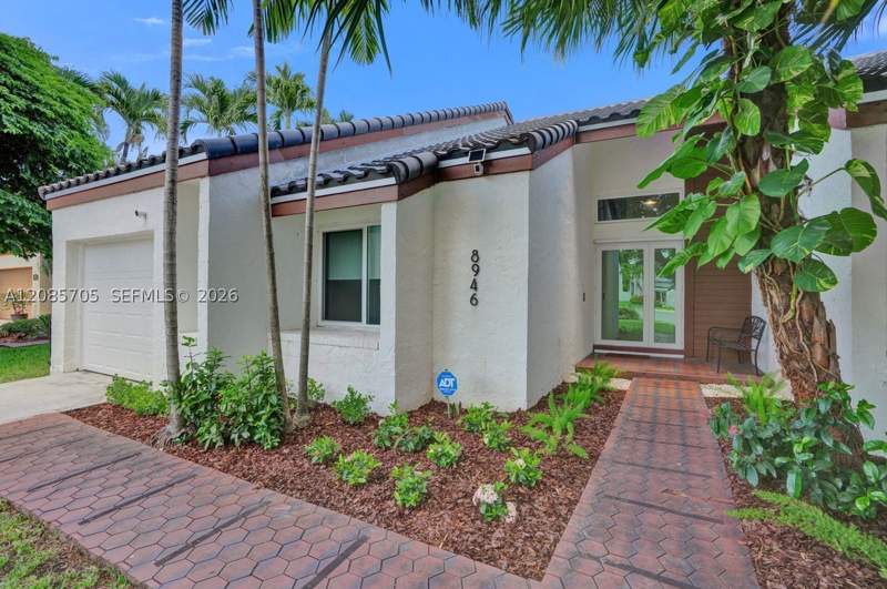 3 bedroom SingleFamilyResidence at 8946 SW 150th Ct Cir E, Hammocks Sec 1, Miami — photo 2