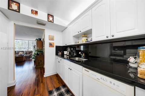 150 Ocean Lane Dr 2H, Key Biscayne FL - photo 17 of 39