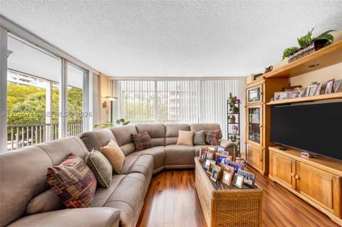 150 Ocean Lane Dr 2H, Key Biscayne FL - photo 8 of 39