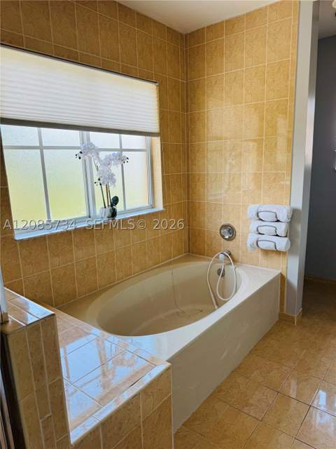 1240 NE 41st Pl, Homestead FL - photo 16 of 30