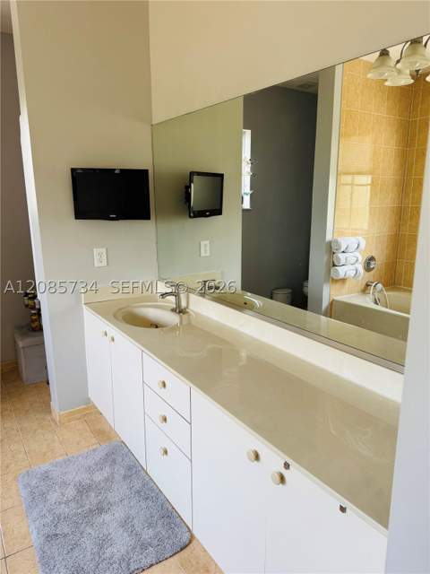 1240 NE 41st Pl, Homestead FL - photo 19 of 30