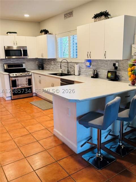 1240 NE 41st Pl, Homestead FL - photo 6 of 30