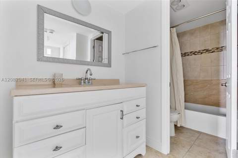 500 Bayview Dr 1920, Sunny Isles Beach FL - photo 11 of 32