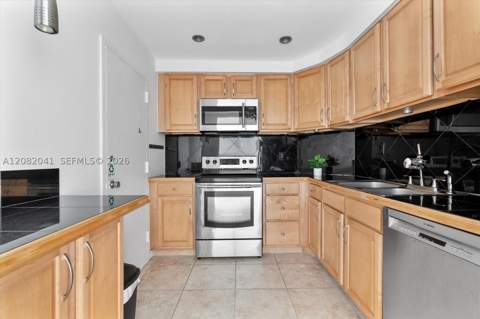 500 Bayview Dr 1920, Sunny Isles Beach FL - photo 7 of 32