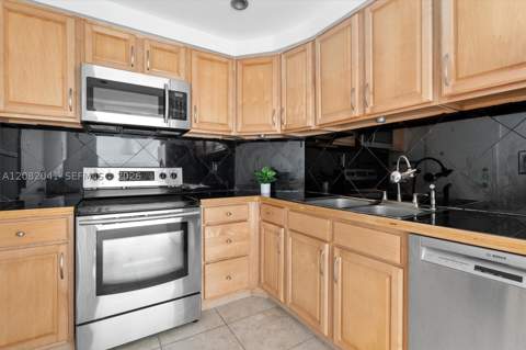 500 Bayview Dr 1920, Sunny Isles Beach FL - photo 8 of 32