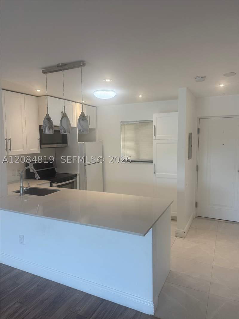 2 bedroom Condominium at 7810 Camino Real i-306, Village Of Kings Creek Co, Miami — photo 2
