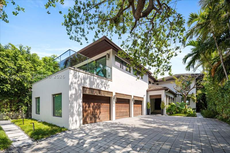7 bedroom SingleFamilyResidence at 401 E Rivo Alto Dr, Rivo Alto Amd, Miami Beach — photo 2