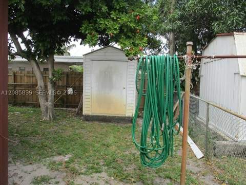 205 NE 175th St, North Miami Beach FL - photo 12 of 14