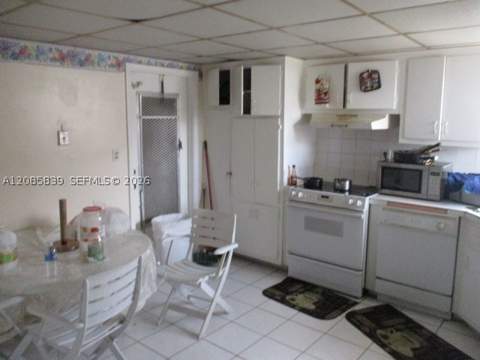 205 NE 175th St, North Miami Beach FL - photo 9 of 14