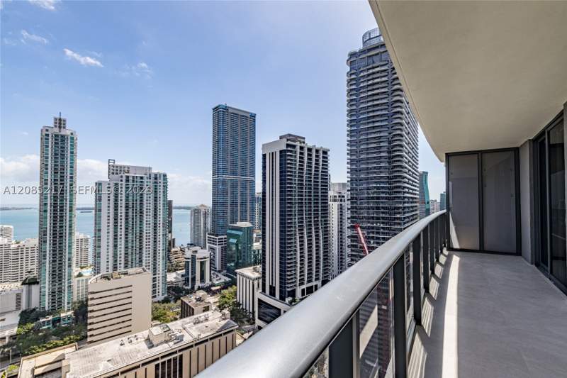 1 bedroom Condominium at 45 SW 9th St 3302, Brickell Heights East Con, Miami — photo 3