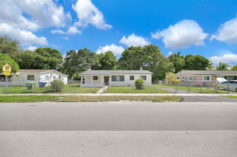 4 bedroom SingleFamilyResidence at 2470 NW 179th St, Entin Estates, Miami Gardens — photo 3