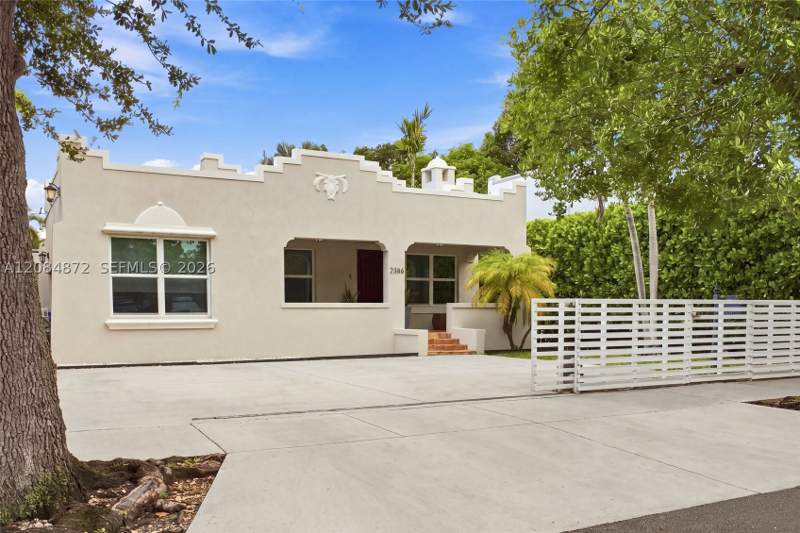 3 bedroom SingleFamilyResidence at 2366 SW 10th st, Bryan Park, Miami — photo 3