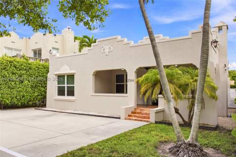 2366 SW 10th st, Miami FL - photo 6 of 44