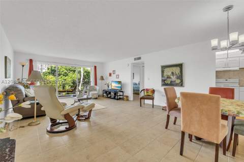 200 178th Dr 409, Sunny Isles Beach FL - photo 10 of 31