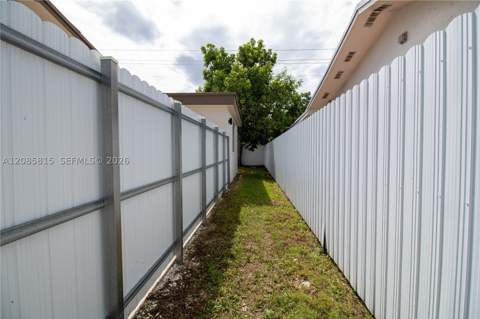 19720 SW 116th Ave, Miami FL - photo 11 of 39