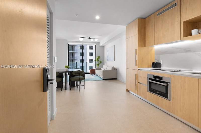 1 bedroom Condominium at 11 NE 6th St 1712, The Crosby Miami Worldcent, Miami — photo 2
