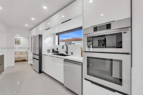 14215 Jackson St, Miami FL - photo 18 of 65