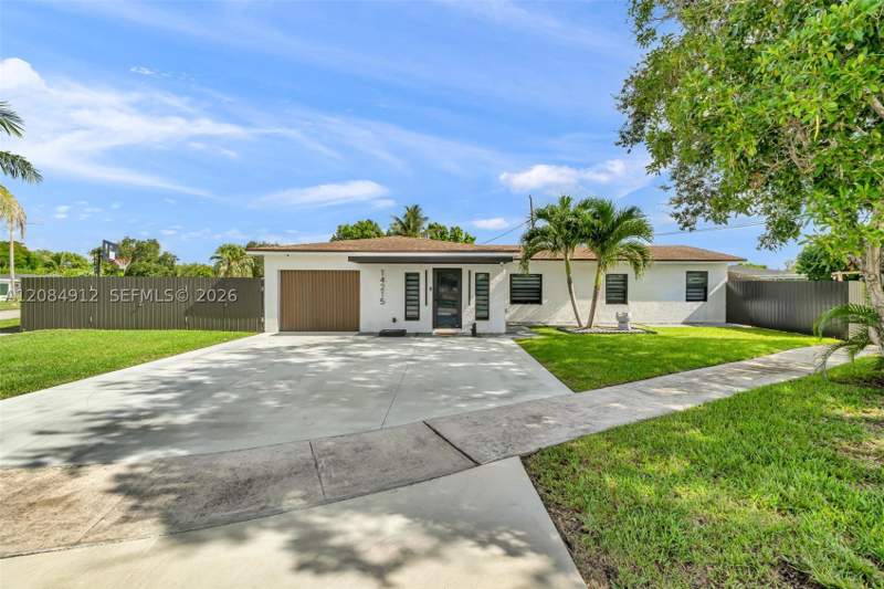 5 bedroom SingleFamilyResidence at 14215 Jackson St, Richmond Heights, Miami — photo 2