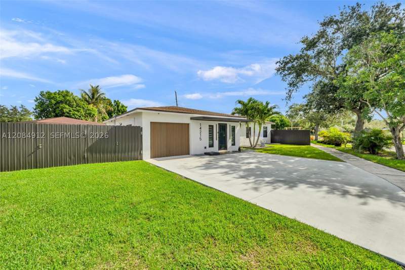 5 bedroom SingleFamilyResidence at 14215 Jackson St, Richmond Heights, Miami — photo 3