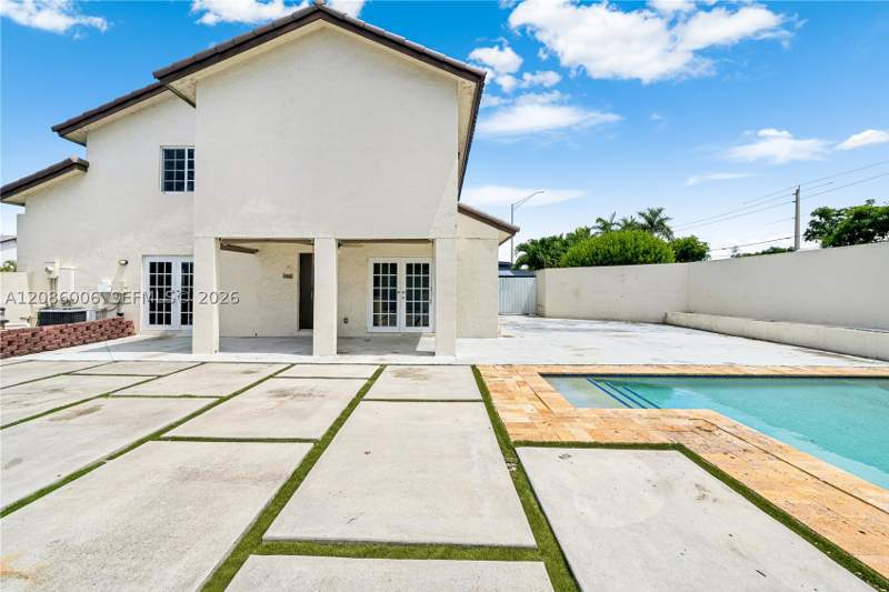 4 bedroom SingleFamilyResidence at 10350 SW 136th Ct, Fairview Homes, Miami — photo 2