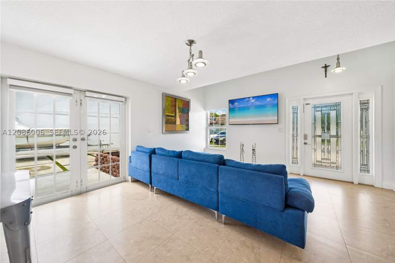 4 bedroom SingleFamilyResidence at 10350 SW 136th Ct, Fairview Homes, Miami — photo 5