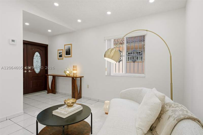 4 bedroom SingleFamilyResidence at 3171 W 78th St, Ponderosa Phase 2, Hialeah — photo 3