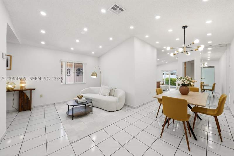 4 bedroom SingleFamilyResidence at 3171 W 78th St, Ponderosa Phase 2, Hialeah — photo 5